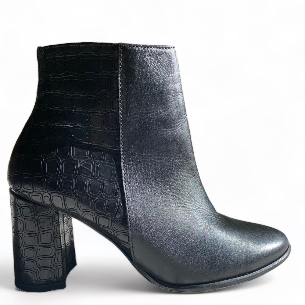 Designer Black Booties with Effect Pattern Heals